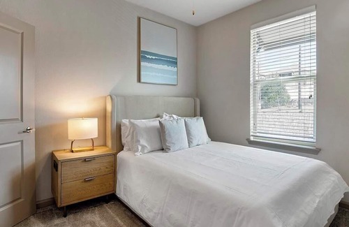 Wetmore Apartment | Landing at The View at Crown Ridge - 2 Bedrooms in Northwest Side