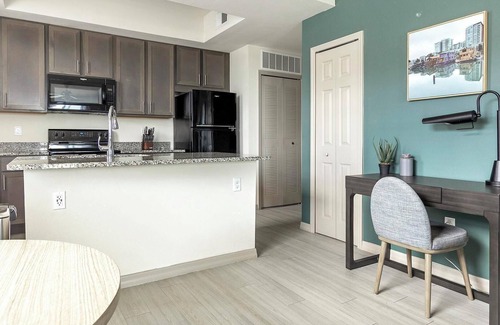 Eastwood Village Apartment | Landing at The Vistas at Eastwood - 1 Bedroom i.