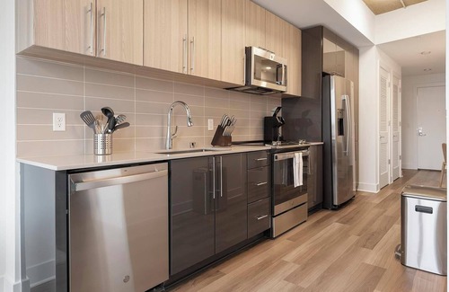 Baileys Crossroads Apartment | Landing at Three Collective - 1 Bedroom in Fall.