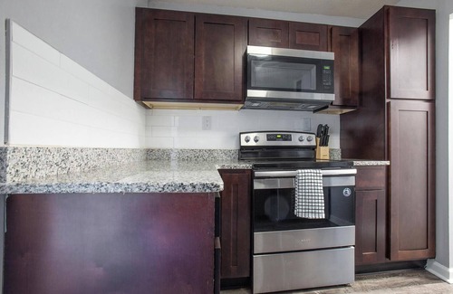 Fort Wayne Apartment | Landing at Three Rivers - Studio in Central For.