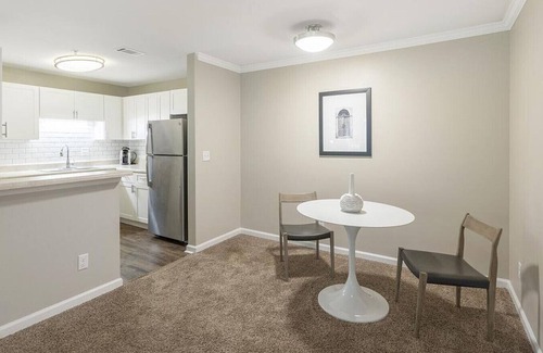 Mobile Apartment | Landing at Timber Ridge Apartments - 2 Bedrooms in Thornhill