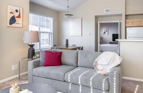 South Tulsa Apartment | Landing at Vantage on Yale - 2 Bedrooms in Brookwood Ii