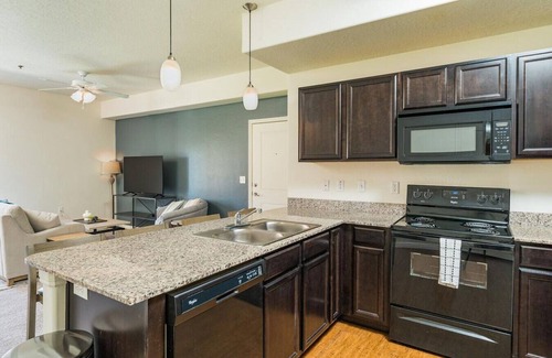 Pleasant Grove Apartment | Landing at Viewpointe - 2 Bedrooms in Downtown Pleasant Grove