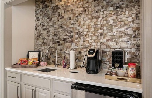 Crestline Heights Apartment | Landing at Village At Caldwell Mill - 2 Bedrooms in Overton