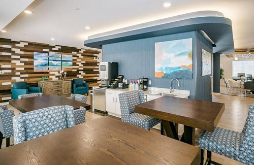 Overland Park Apartment | Landing at WaterWalk Kansas City - Overland Park - 3 Bedrooms in Overland Park Plaza