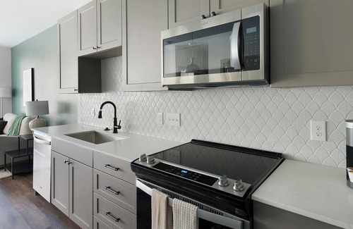 Houston Apartment | Landing | Beautiful 1BD, Courtyard, Gym
