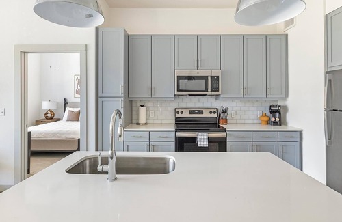 Austin Apartment | Landing | Beautiful 1BD, Gym, Yoga Studio