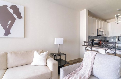 Conroe Apartment | Landing | Beautiful 1BD, Pool, Yoga Studio