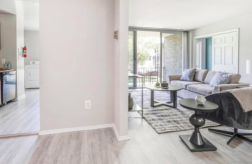 Greenbelt Apartment | Landing | Beautiful 1BD, Gym, Pool
