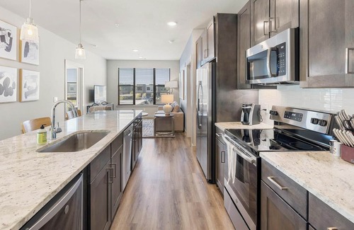 Newberry Apartment | Landing | Beautiful 1BD, Gym, Pool