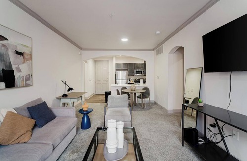 Corryville Apartment | Landing | Beautiful 2BD, Clubhouse, Pool