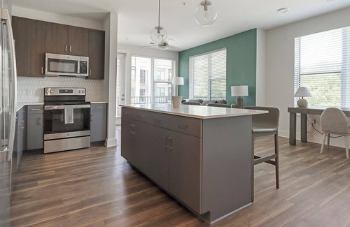 East Side Apartment | Landing | Beautiful 2BD, Gym, Clubhouse