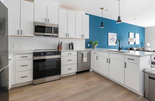 Civic Center Apartment | Landing | Chic 1BD, Gym, Rooftop Lounge