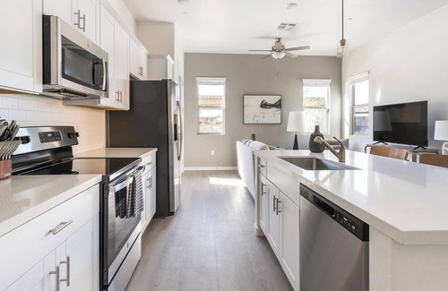 Oro Valley Apartment | Landing | Chic 1BD, Pool