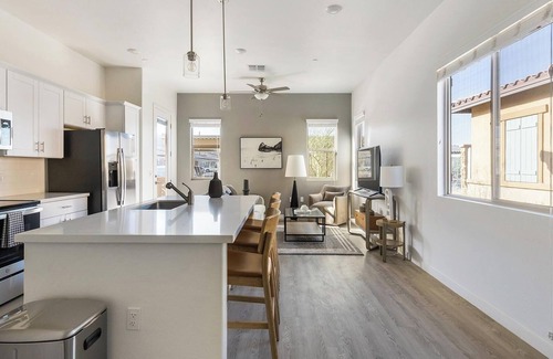 Oro Valley Apartment | Landing | Chic 1BD, Pool
