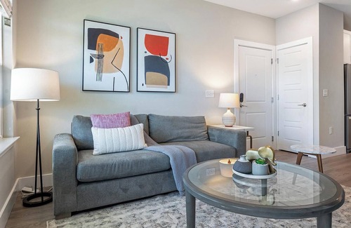 Southeast Orlando Apartment | Landing | Chic 1BD, Pool, Gym
