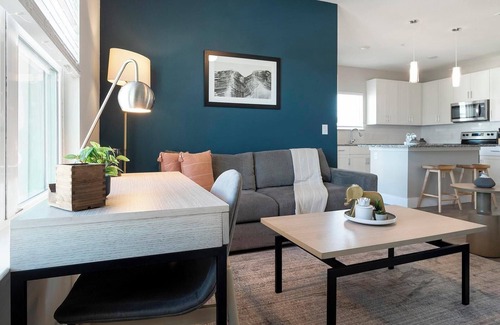 Southeast Orlando Apartment | Landing | Chic 1BD, Pool, Gym