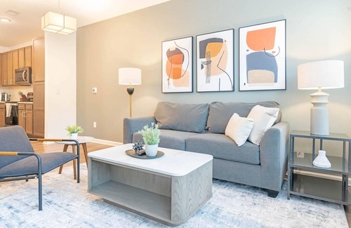 San Marco Apartment | Landing | Chic 1BD, Yoga Studio, Gym