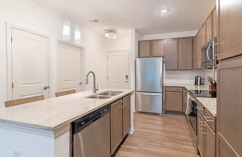 San Marco Apartment | Landing | Chic 1BD, Yoga Studio, Gym