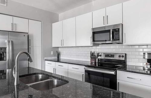 Allen Apartment | Landing | Chic 1BD, Yoga Studio, Clubhouse