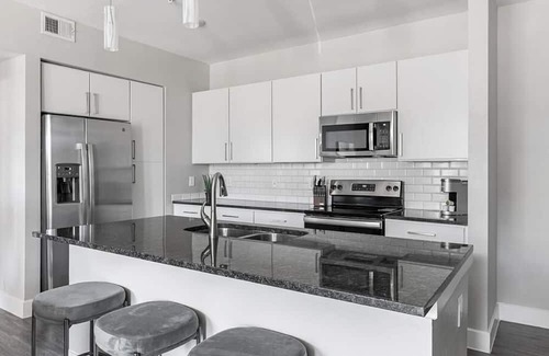 Allen Apartment | Landing | Chic 1BD, Yoga Studio, Clubhouse