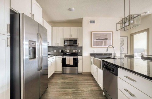 Conroe Apartment | Landing | Chic 2BD, Clubhouse, Pool