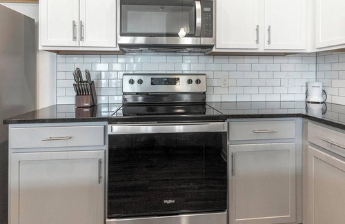 San Marco Apartment | Landing | Chic 2BD, Pool, Yoga Studio