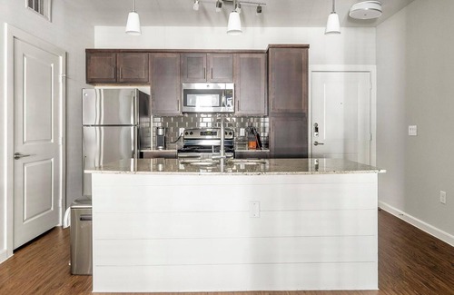 Buda Apartment | Landing | Incredible 1BD, Gym, Yoga Studio