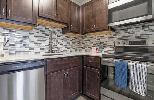 Indianapolis Apartment | Landing | Incredible 2BD, Gym, Pool