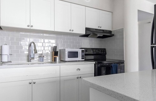 St. Petersburg Apartment | Landing | Modern 1BD, Yoga Studio, Gym
