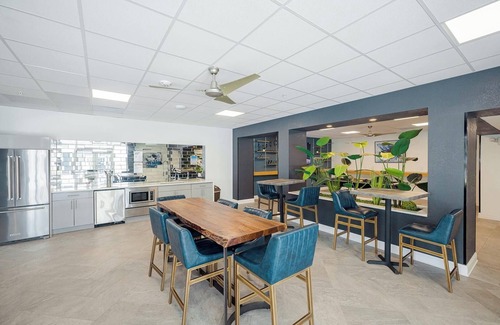 St. Petersburg Apartment | Landing | Modern 1BD, Yoga Studio, Gym