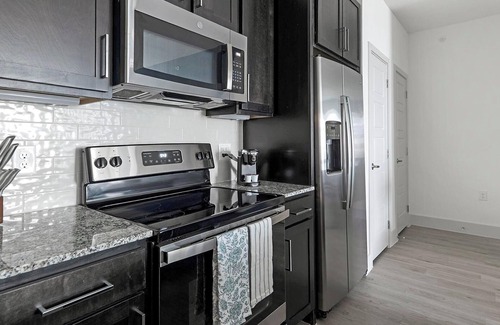 Austin Apartment | Landing | Modern 1BD, Gym, Pool