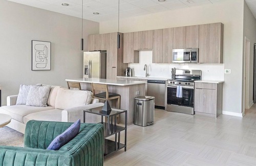 Civil Rights Historic District Apartment | Landing | Modern 1BD in Fountain Heights