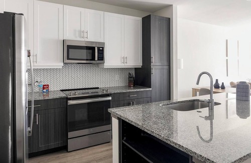 McKinney Apartment | Landing | Modern 1BD, Pool, Clubhouse