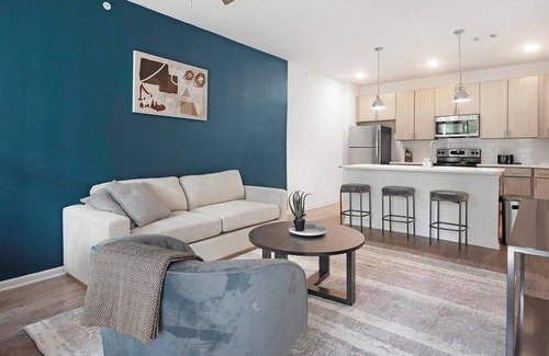 Cordova Apartment | Landing | Modern 1BD, Pool, Gym