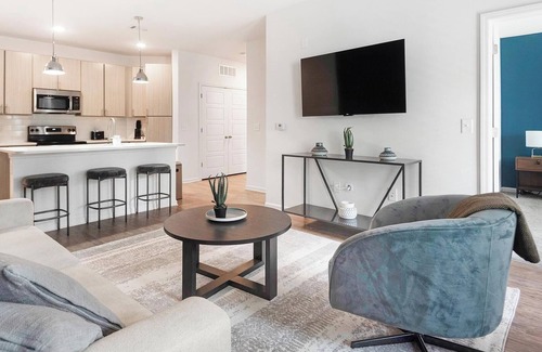 Cordova Apartment | Landing | Modern 1BD, Pool, Gym