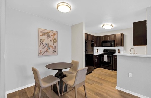 Greenbell Apartment | Landing | Modern 1BD, Pool, Gym