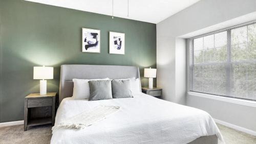Lithia Springs Apartment | Landing Modern Apartment with Amazing Amenities (ID4762X60)