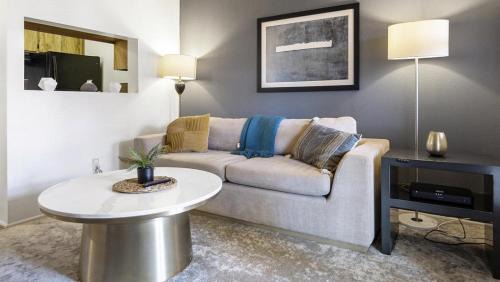 Amphi Apartment | Landing Modern Apartment with Amazing Amenities (ID8432)