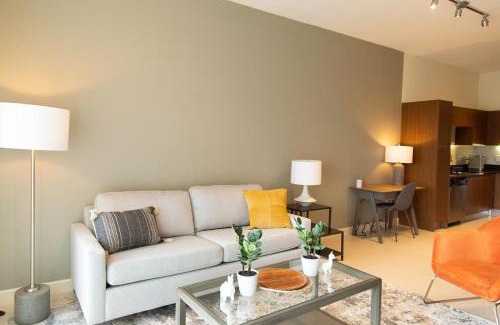 Channel District Apartment | Landing Modern Apartment with Amazing Amenities (ID3353)