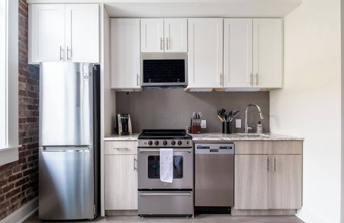 Five Points South Apartment | Landing | Modern Studio in Five Points South