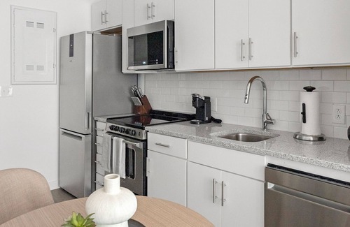 Five Points South Apartment | Landing | Modern Studio, Pool, Yoga Studio