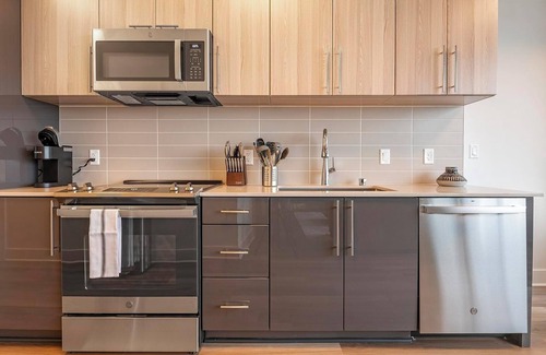 Baileys Crossroads Apartment | Landing | Spectacular 1BD, Game Room, Gym