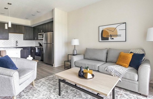Palmetto Apartment | Landing | Spectacular 1BD, Clubhouse, Pool