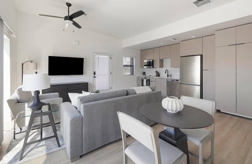 North Mountain Apartment | Landing | Spectacular 1BD, Clubhouse, Gym
