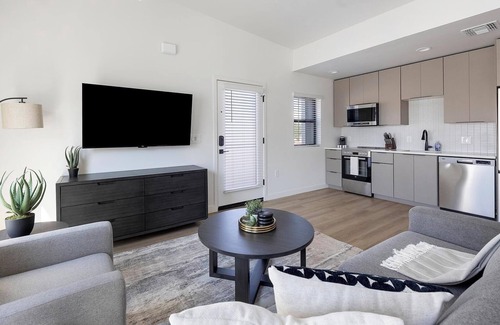 North Mountain Apartment | Landing | Spectacular 1BD, Clubhouse, Gym