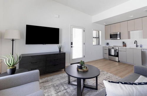 North Mountain Apartment | Landing | Spectacular 1BD, Pool, Clubhouse
