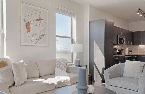 Haltom City Apartment | Landing | Spectacular 1BD, Pool, Gym