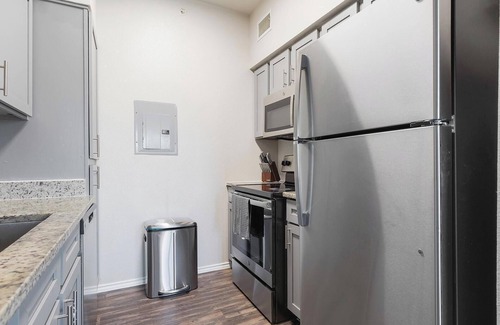 Pipers Meadow Apartment | Landing | Stunning 1BD, Gym, Pool