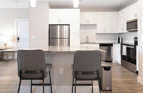 Southeast Orlando Apartment | Landing | Stunning 1BD, Gym, Pool